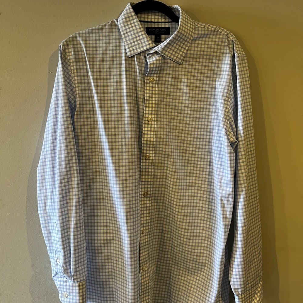 Banana Republic Light Blue Button Down - M